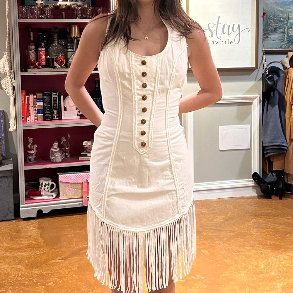 Chic White Dress with Fringe and Buttons